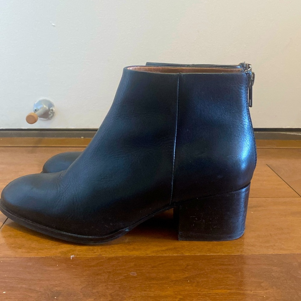Seychelles black ankle boot size 7